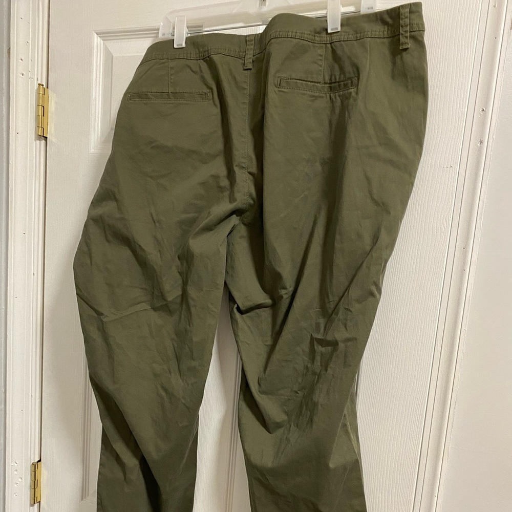NWT A new day pants Olive Green ! Brand new!! Tags still on!! Size 24